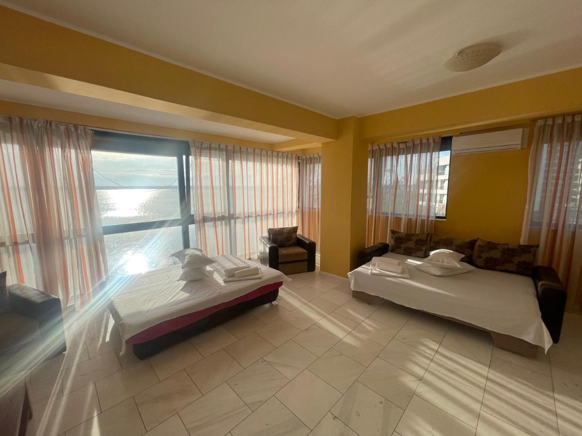 Sophia Lake View Suite Mamaia Bagian luar foto