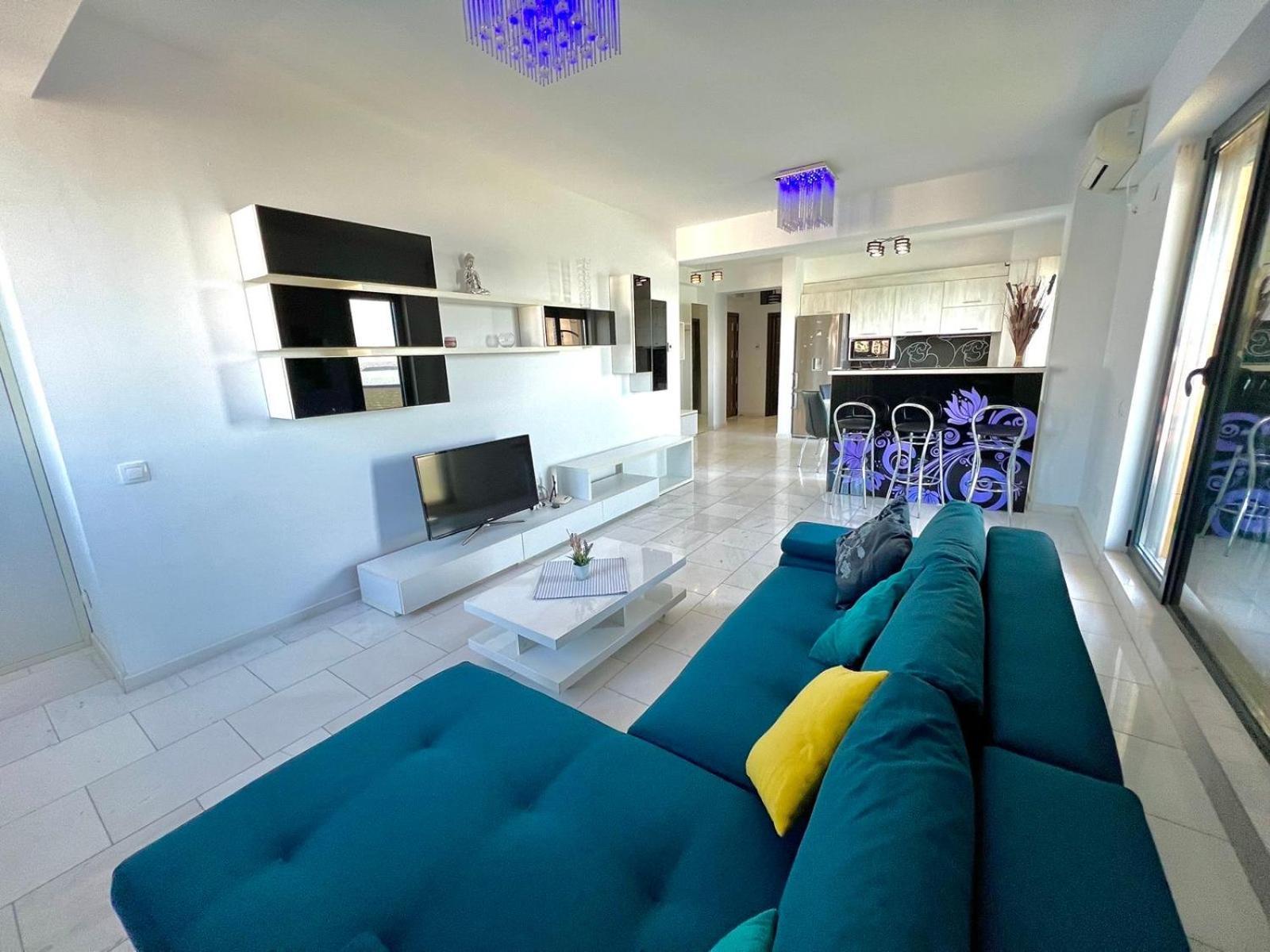 Sophia Lake View Suite Mamaia Bagian luar foto