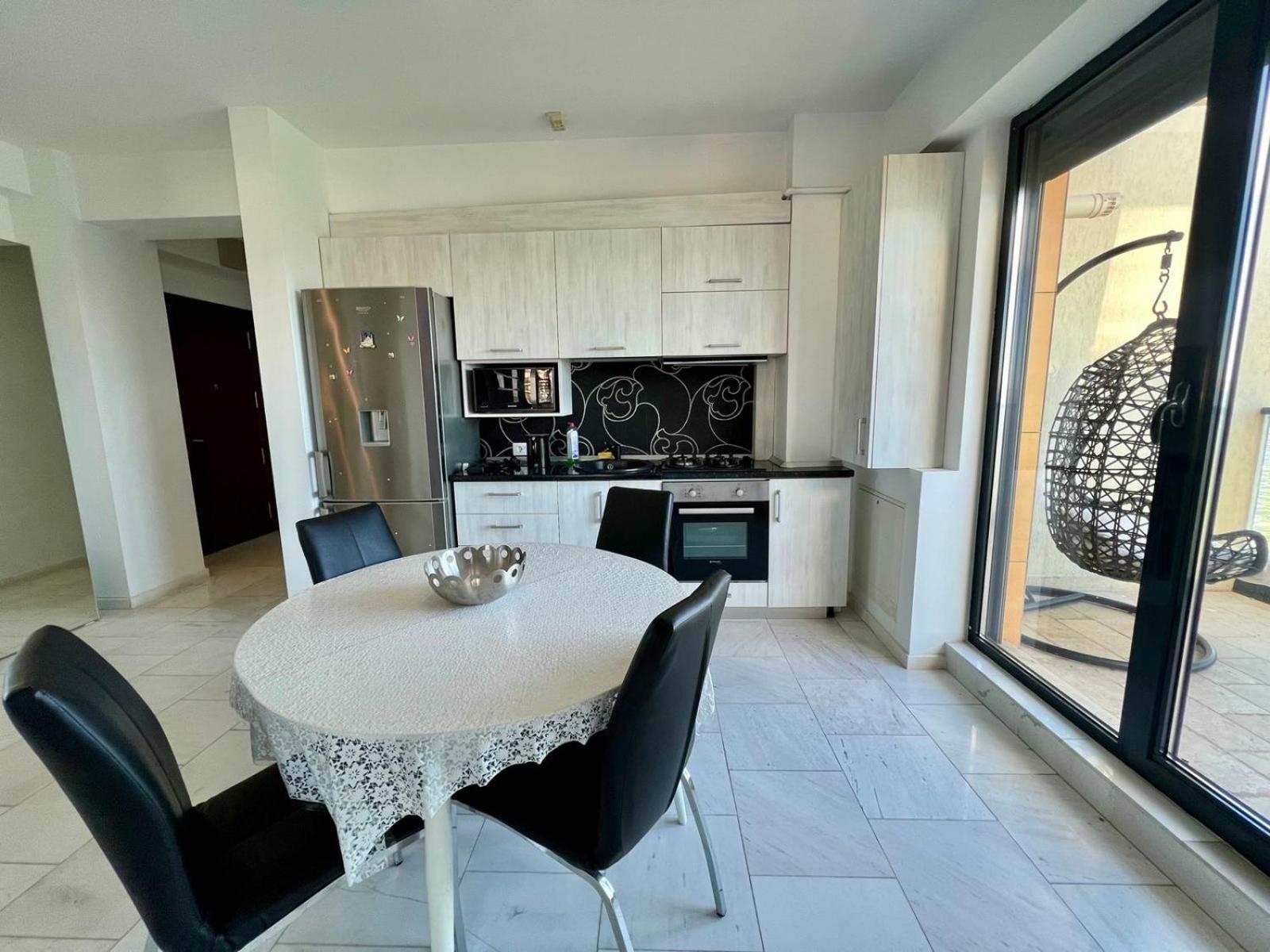 Sophia Lake View Suite Mamaia Bagian luar foto