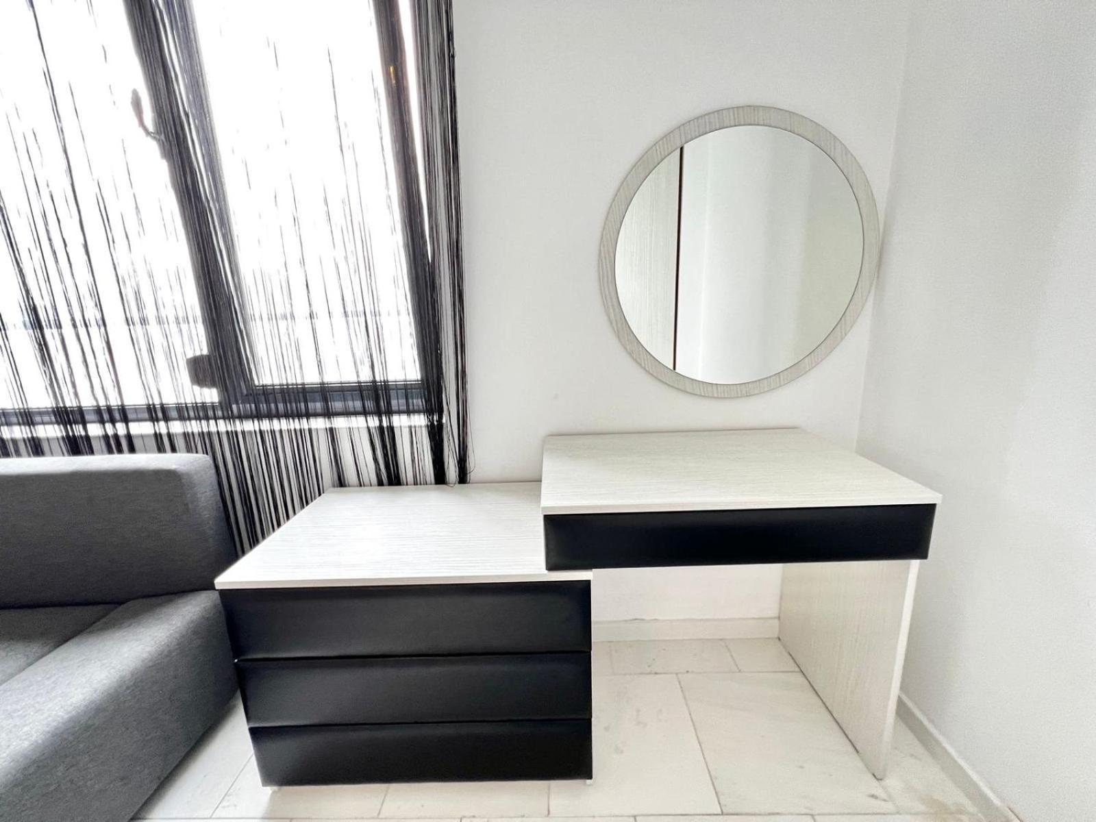 Sophia Lake View Suite Mamaia Bagian luar foto