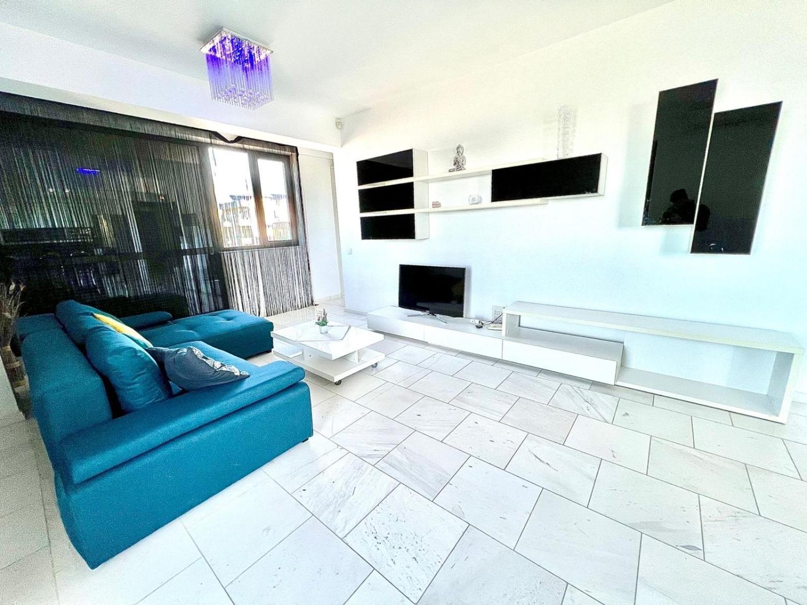 Sophia Lake View Suite Mamaia Bagian luar foto