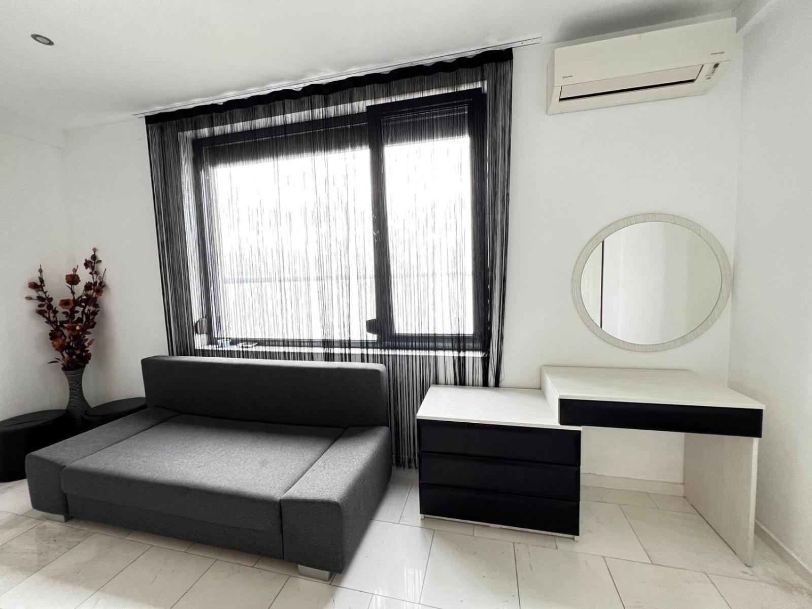 Sophia Lake View Suite Mamaia Bagian luar foto