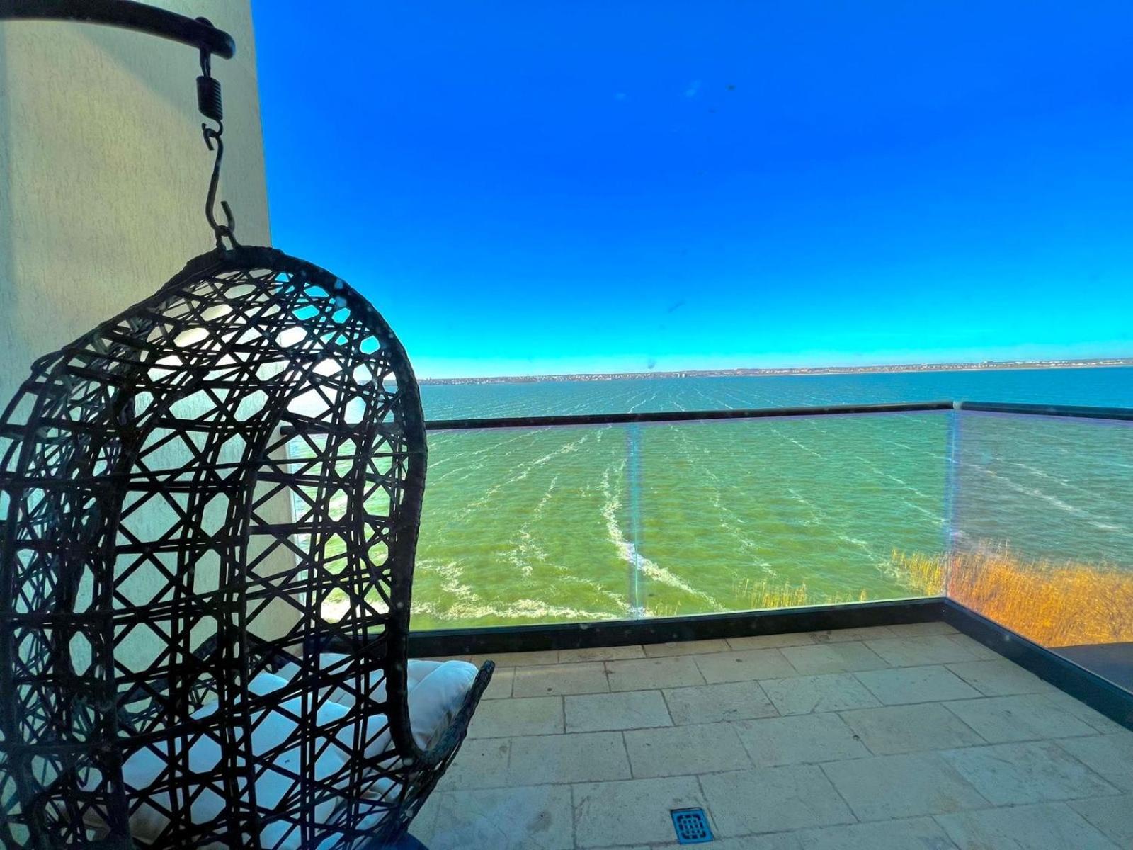 Sophia Lake View Suite Mamaia Bagian luar foto