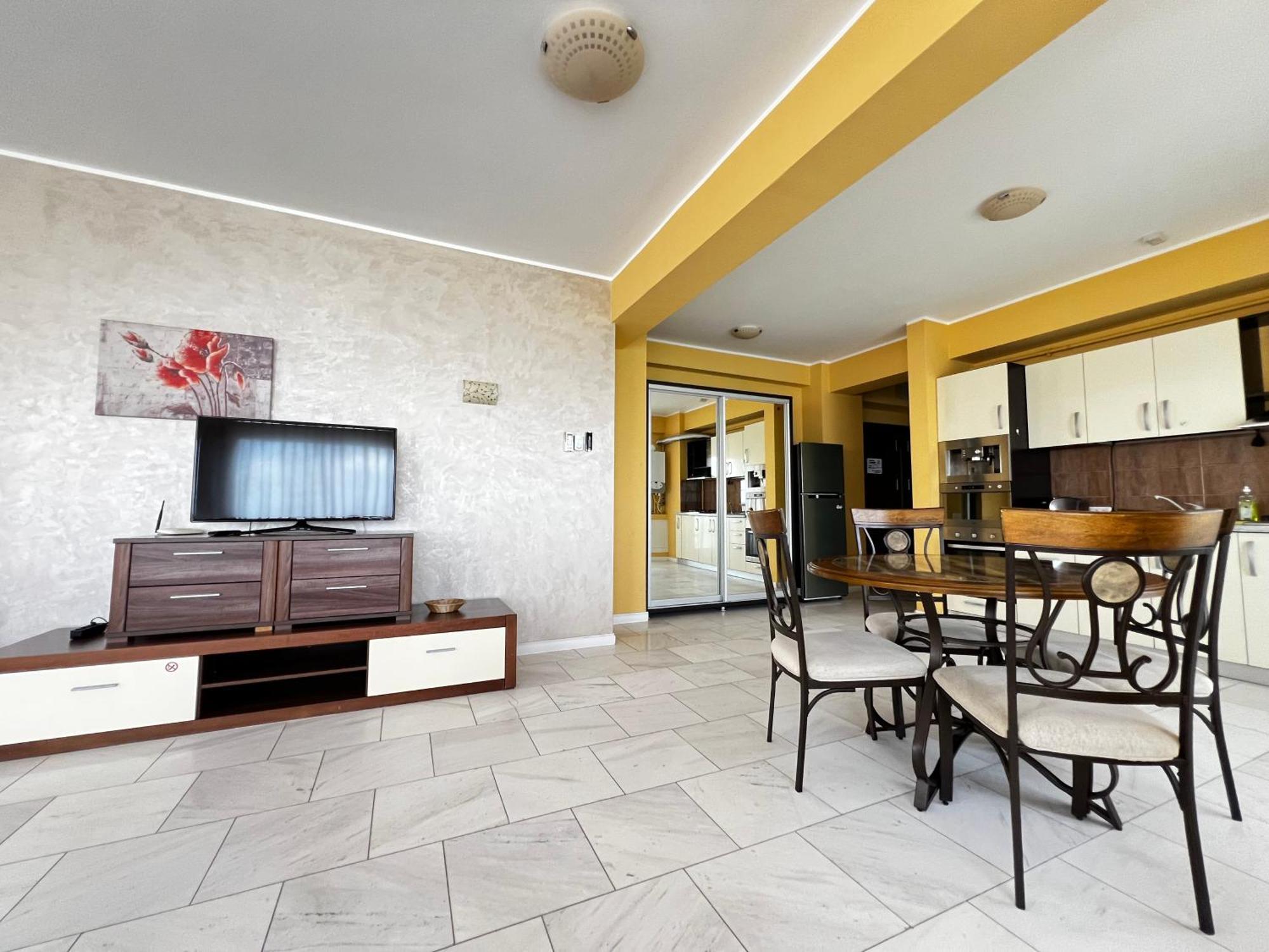 Sophia Lake View Suite Mamaia Bagian luar foto